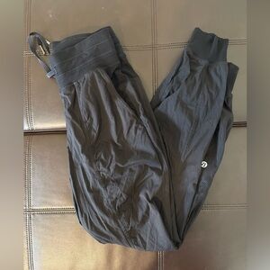 Lululemon women’s 0 black striped jogger pants